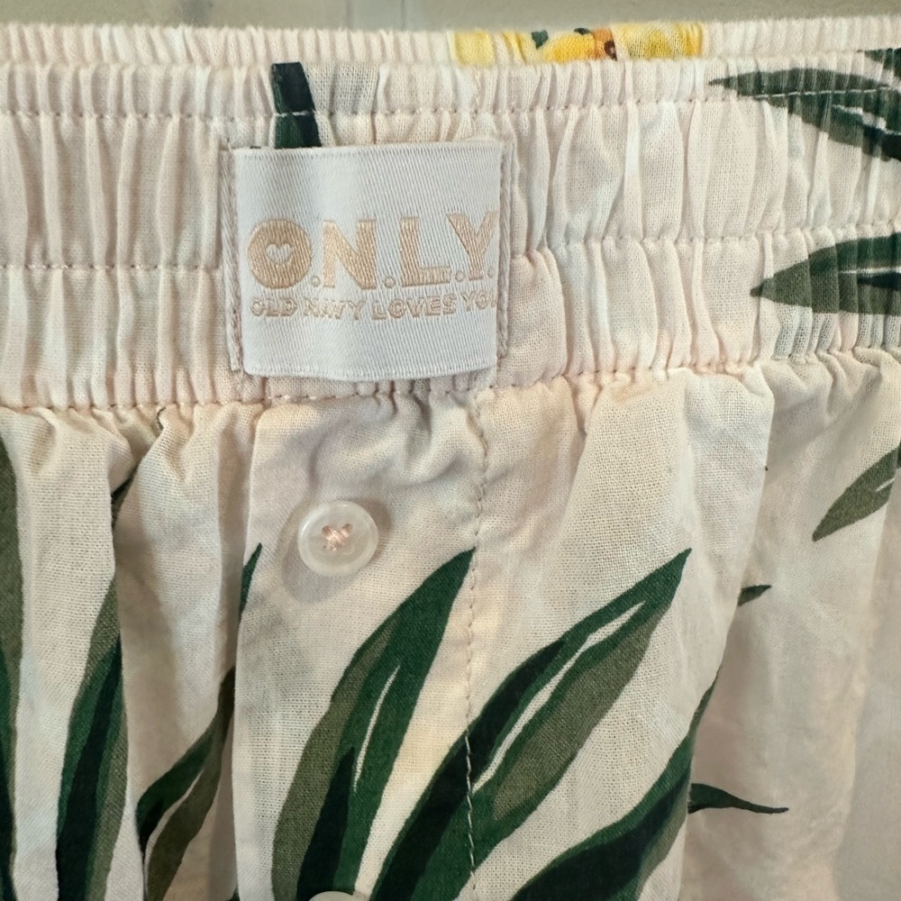 Old navy cotton Leaf Patterned Blouse, shorts, bralette - Picture 6 of 9